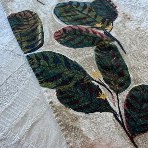 Table Runner - Picture 10 of 16